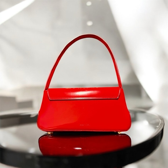 ITALIAN LUX BAG PURCHASED THERE. FAMOUS LION LOGO, DUST BAG PRATESI BRAND - Picture 2 of 10